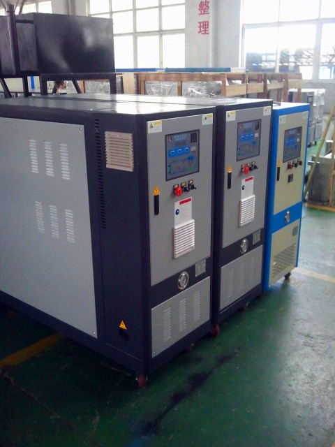 水循環(huán)式模溫機